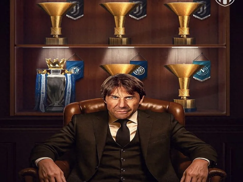 渝媒：李章洙在重庆被球迷请吃火锅，他直接吃的红锅微辣